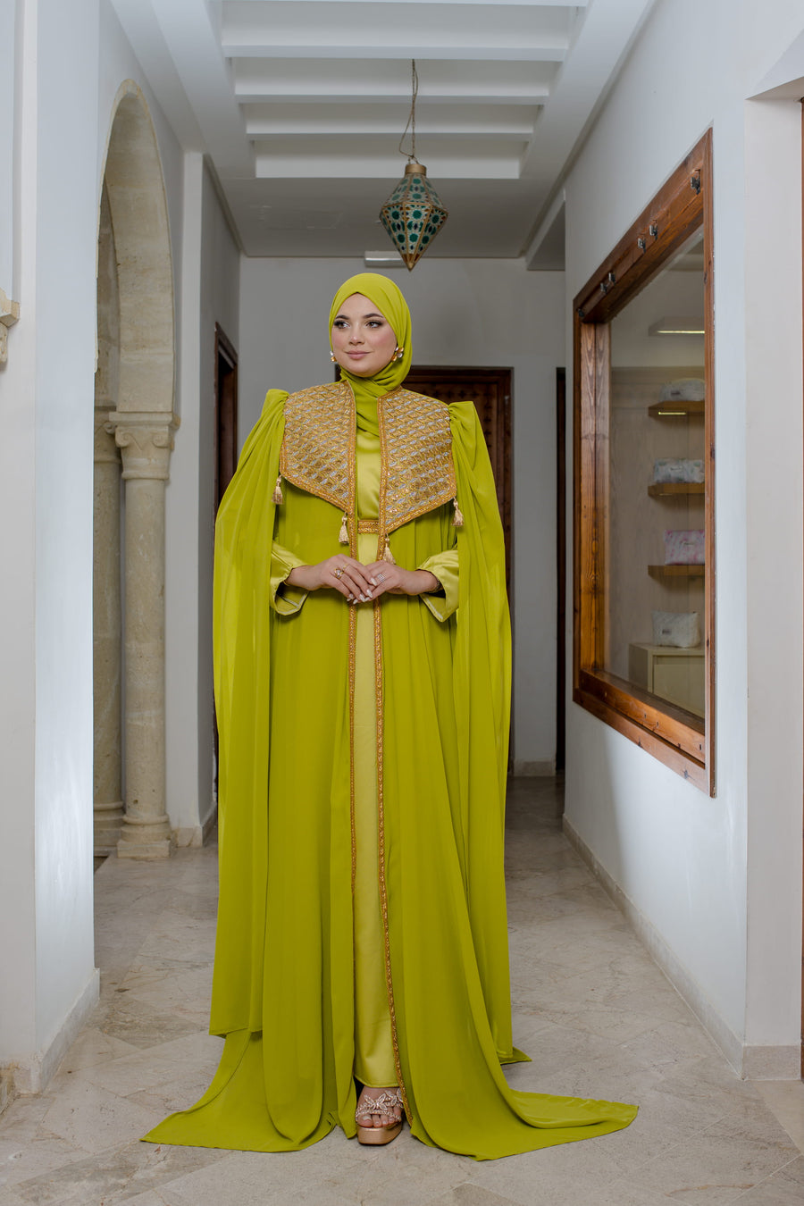 Abeya et Fond de Robe Vert